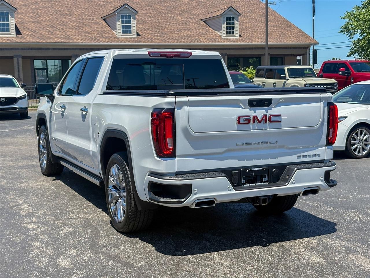 GMC Sierra 1500 Denali Crew Cab 4WD 2025