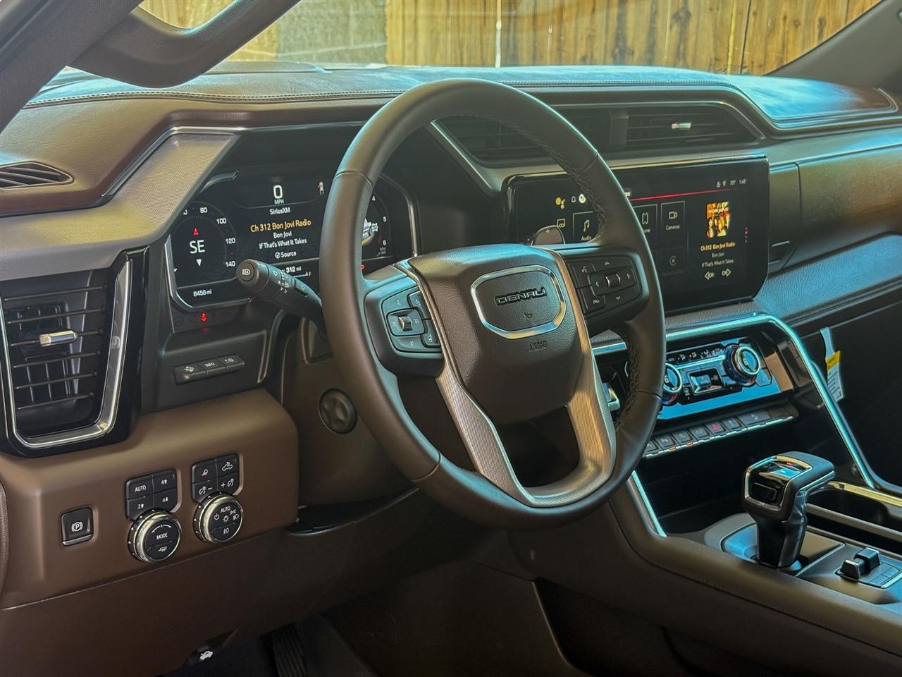 GMC Sierra 1500 Denali Crew Cab 4WD 2025