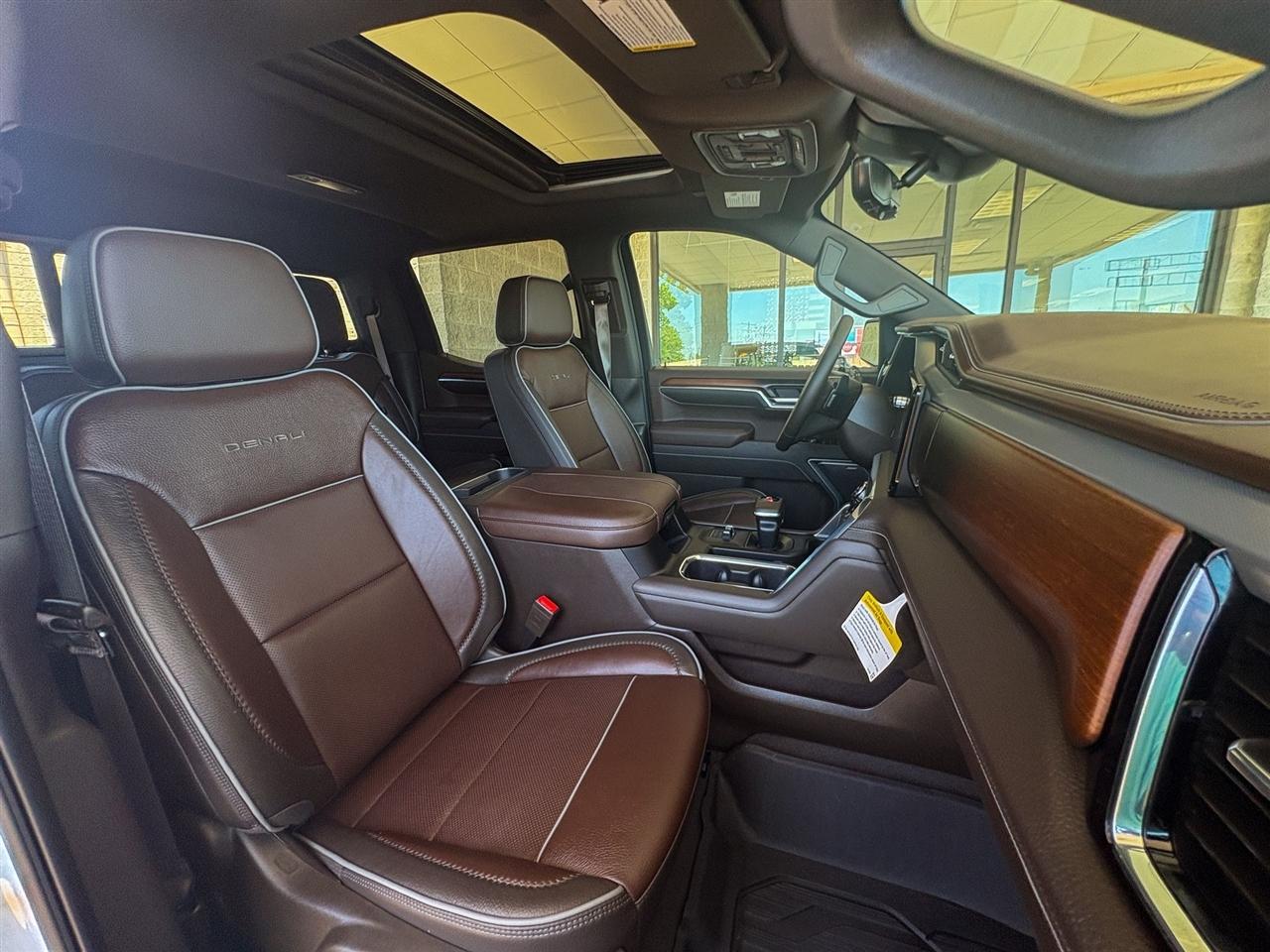 GMC Sierra 1500 Denali Crew Cab 4WD 2025