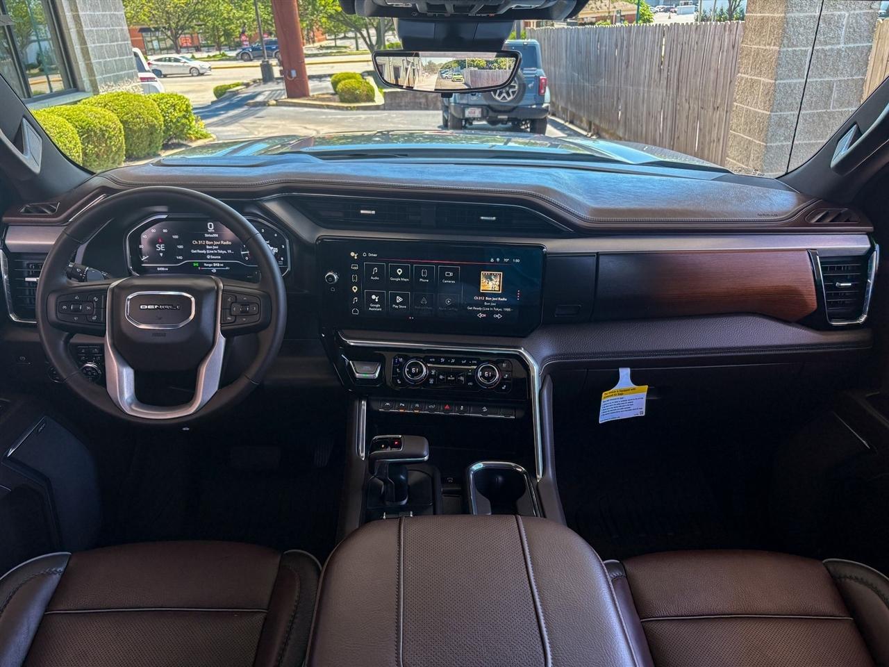 GMC Sierra 1500 Denali Crew Cab 4WD 2025