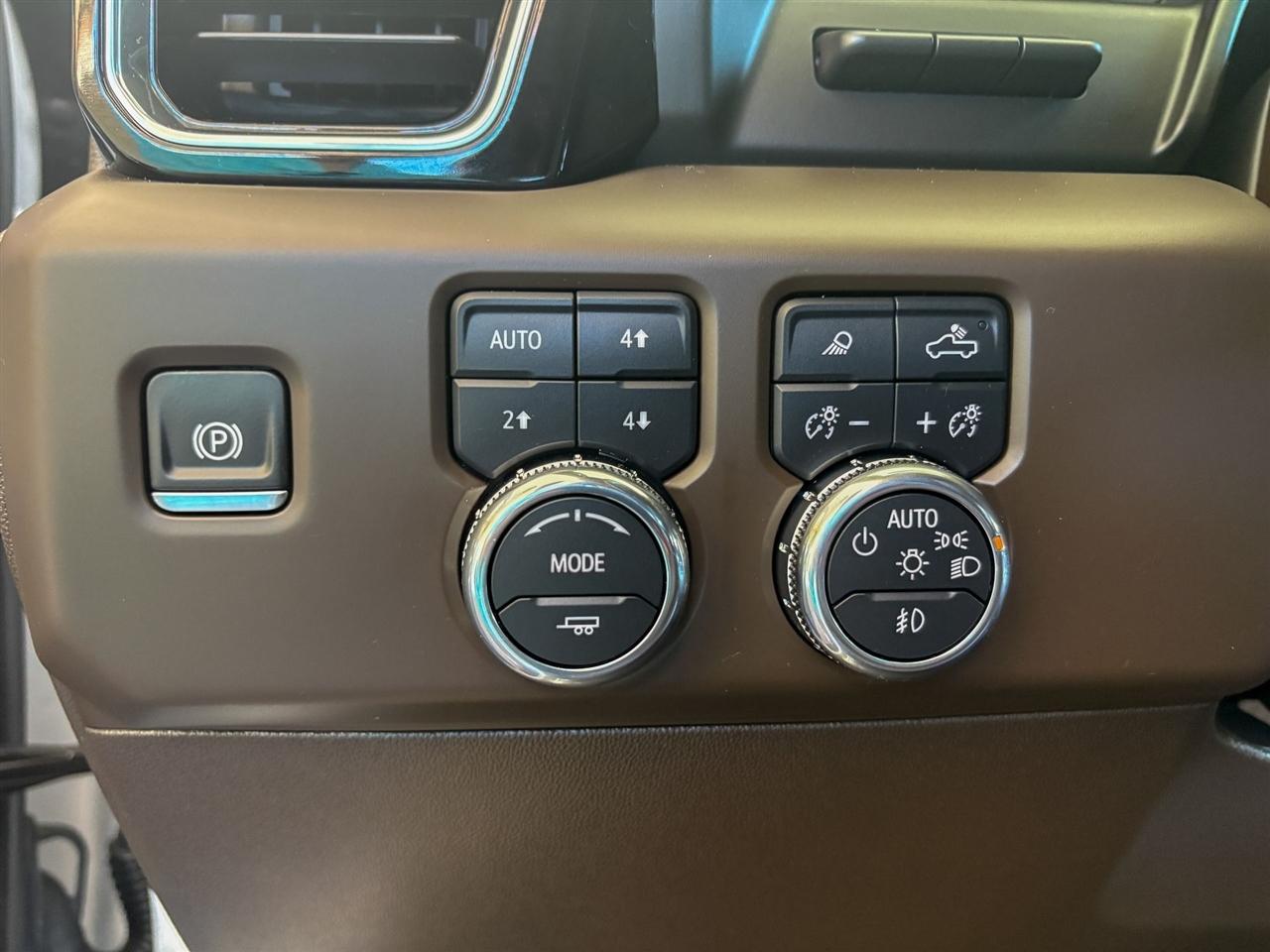 GMC Sierra 1500 Denali Crew Cab 4WD 2025