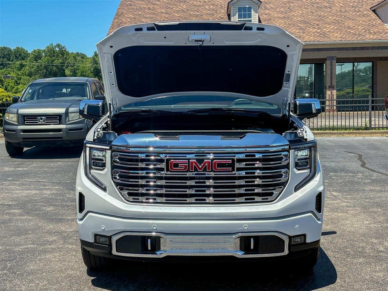 GMC Sierra 1500 Denali Crew Cab 4WD 2025