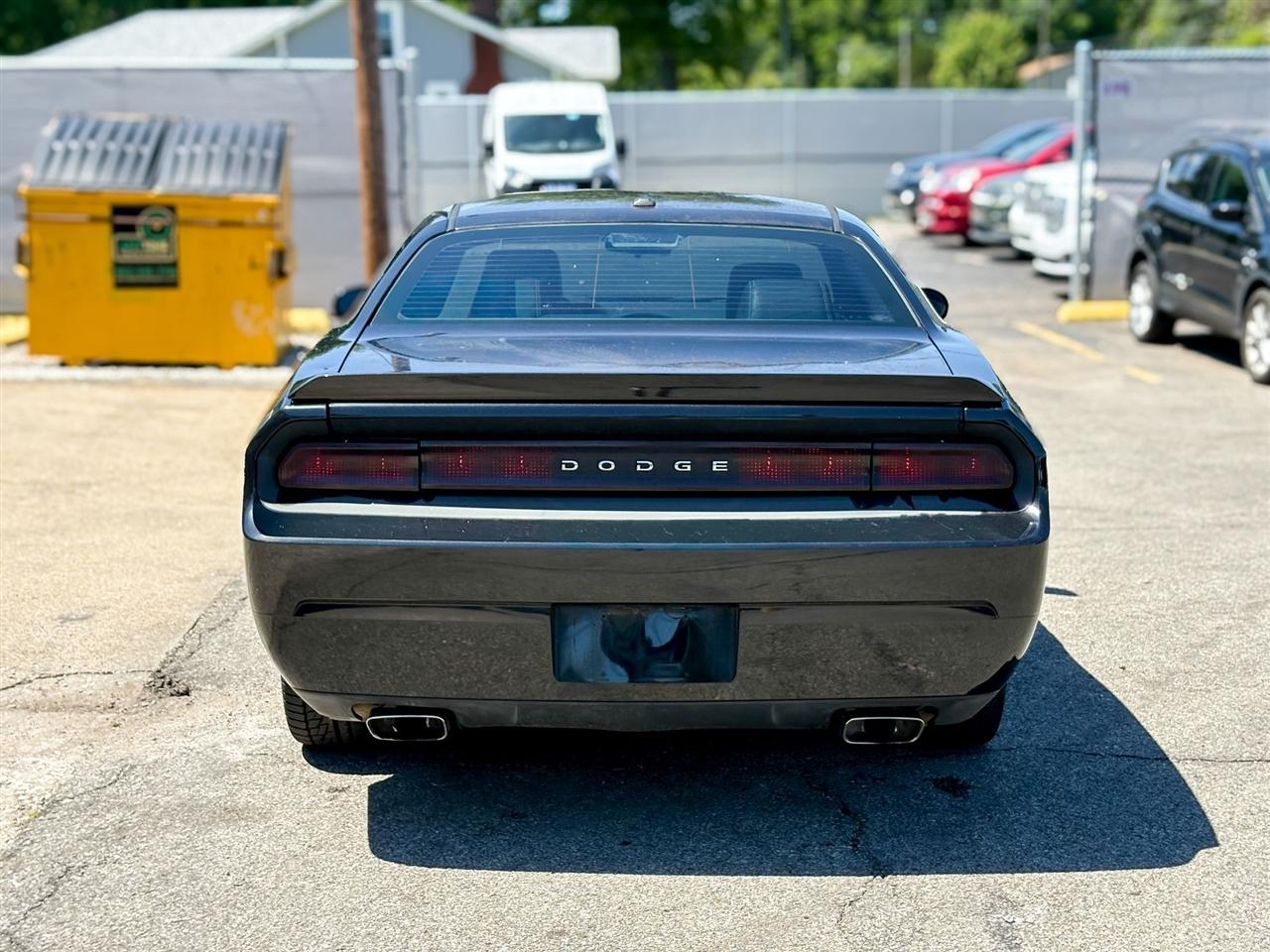 Dodge Challenger  2010
