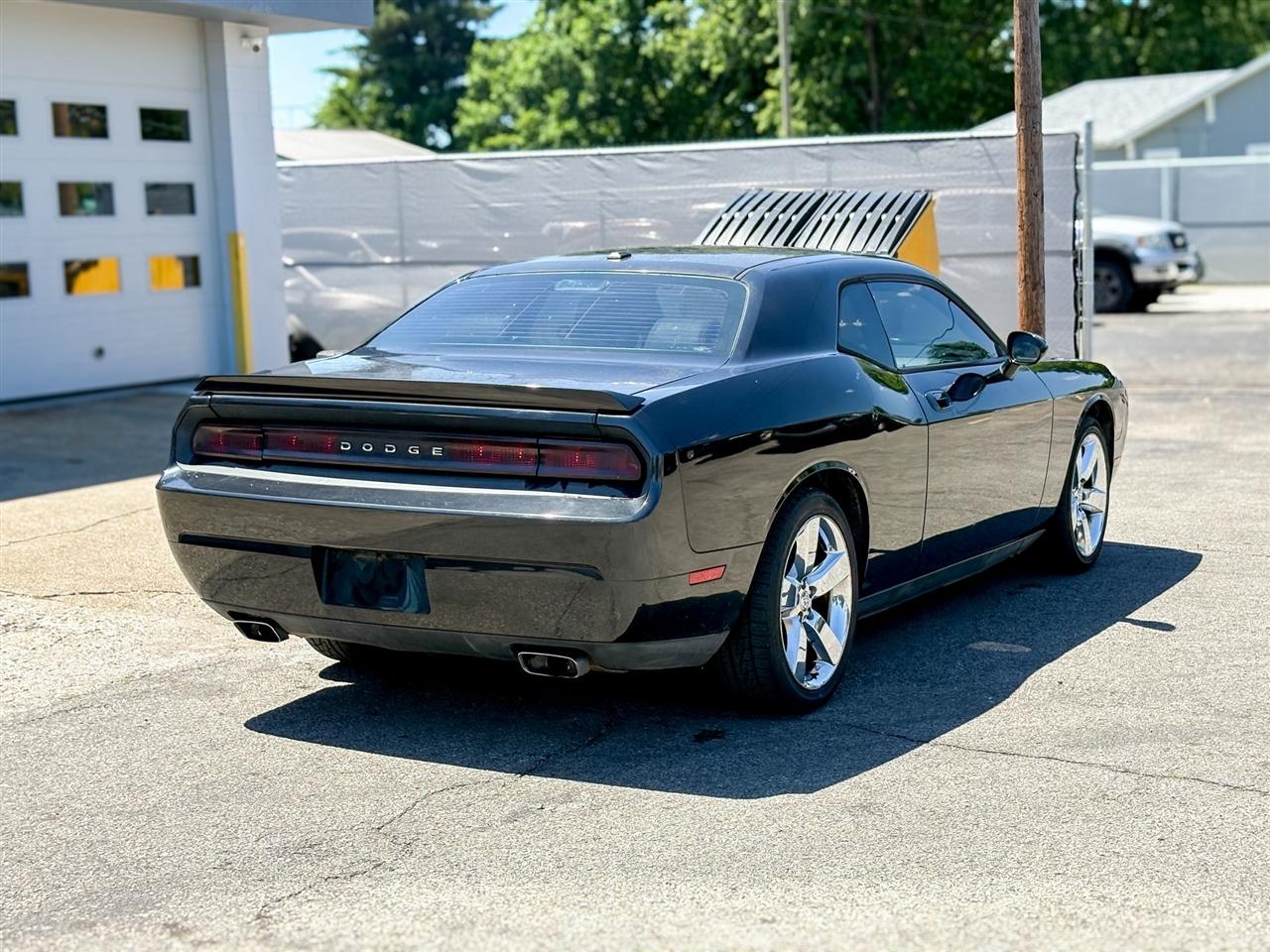Dodge Challenger  2010