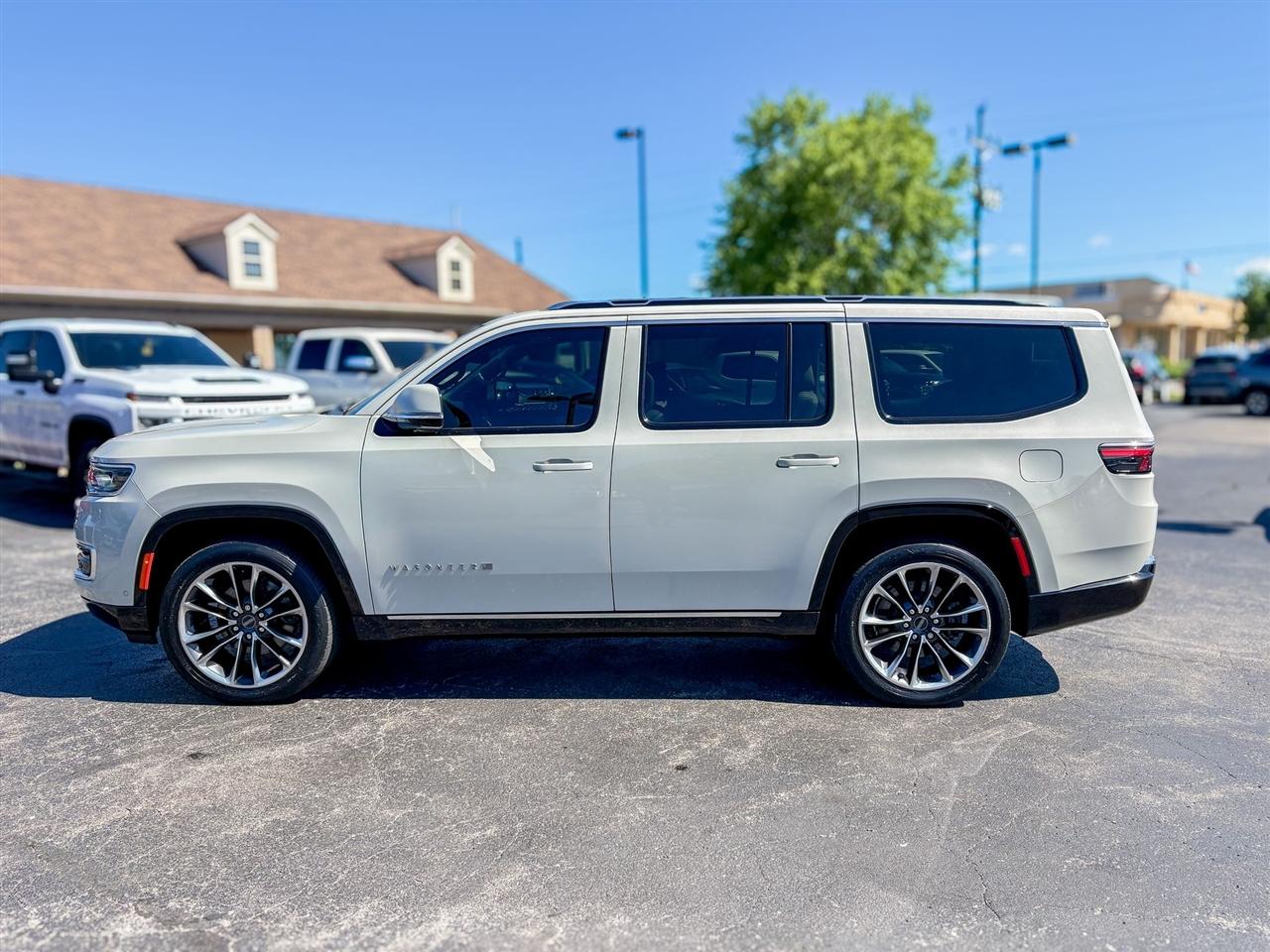 Jeep Wagoneer  2022