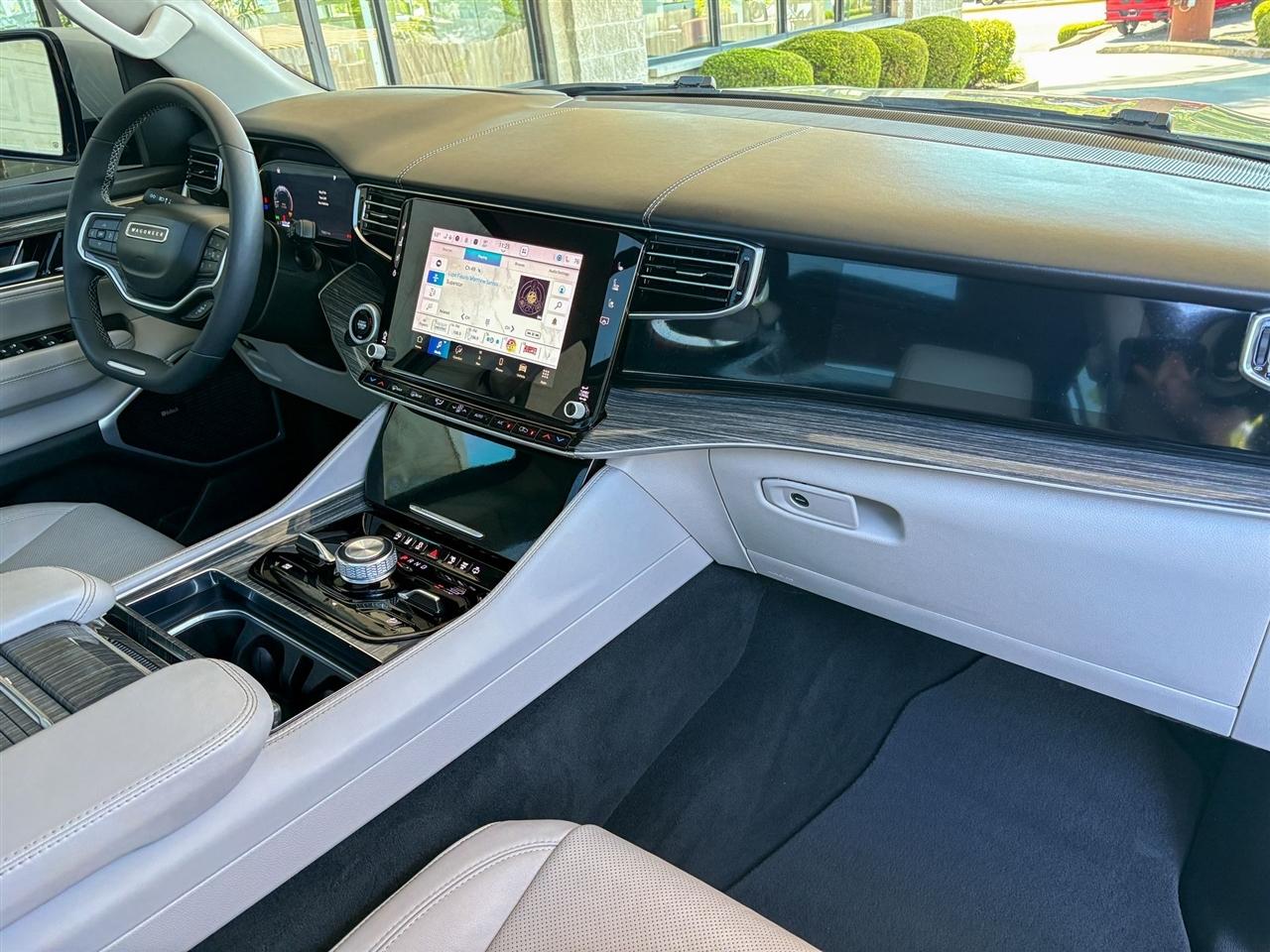 Jeep Wagoneer  2022