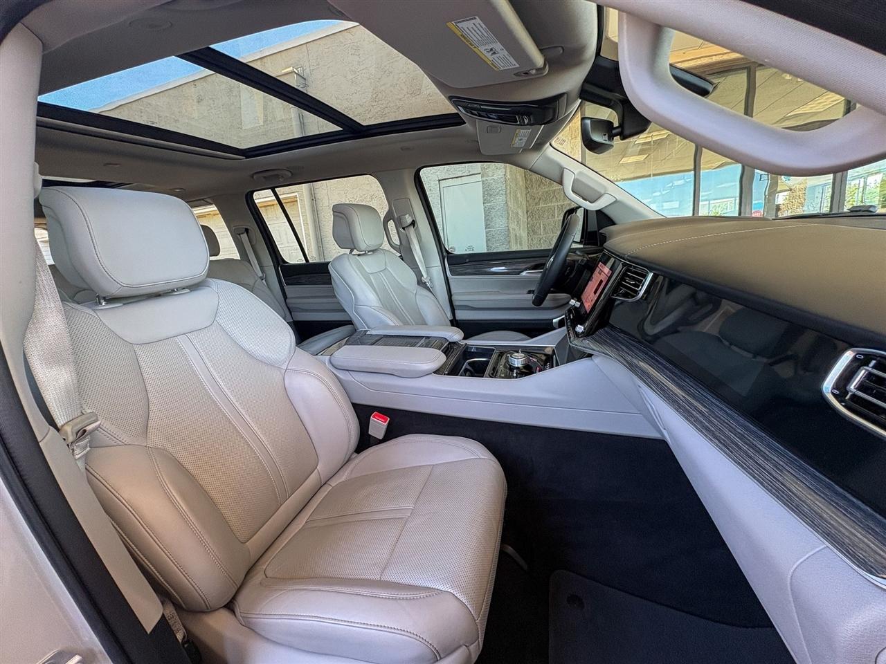 Jeep Wagoneer  2022
