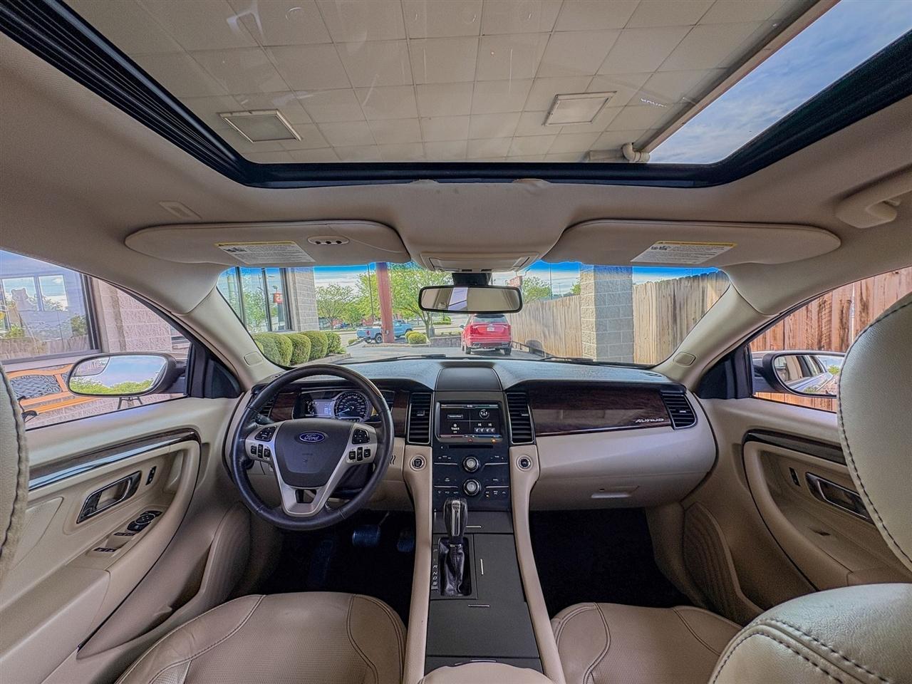 Ford Taurus Limited 2015