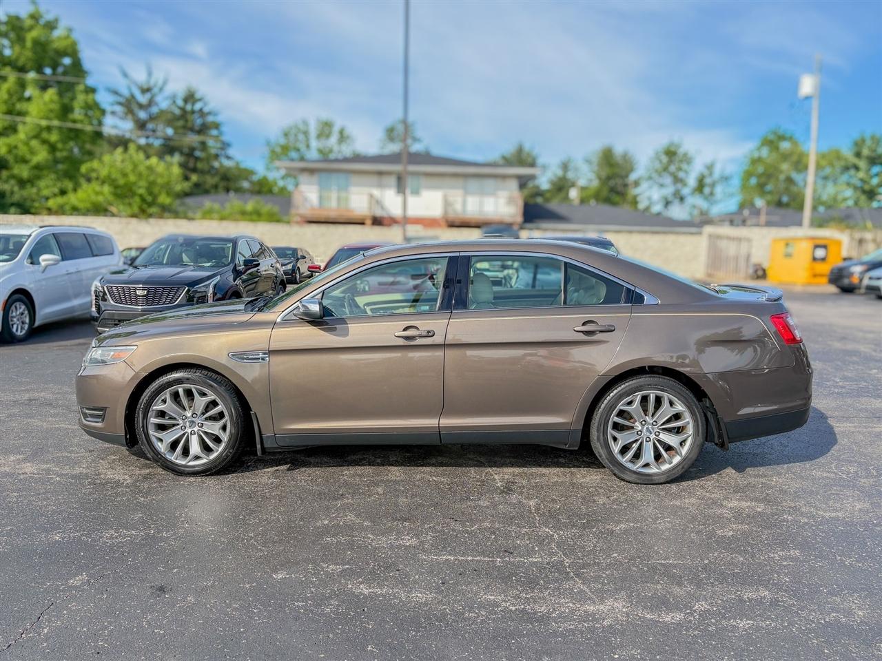 Ford Taurus Limited 2015