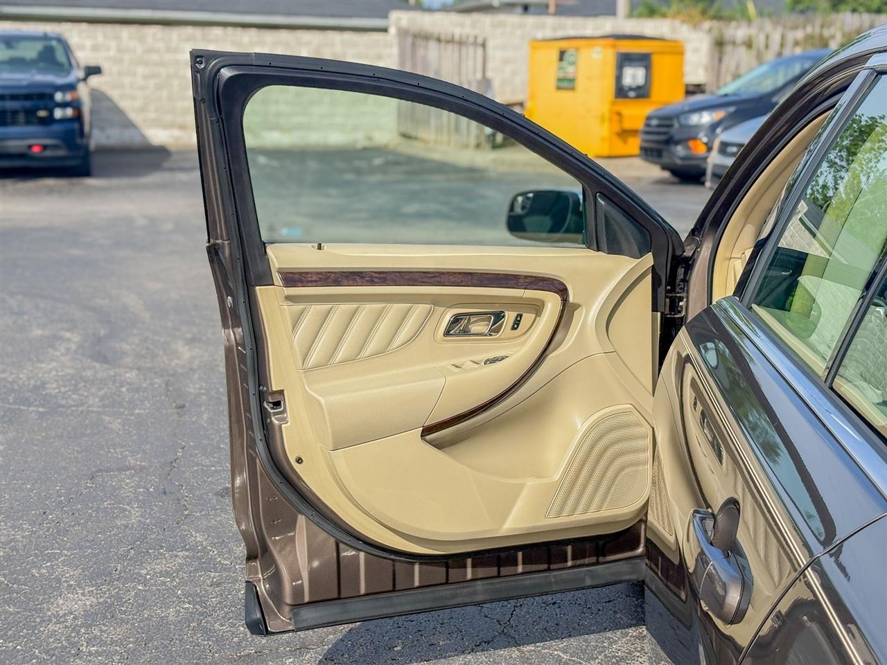 Ford Taurus Limited 2015