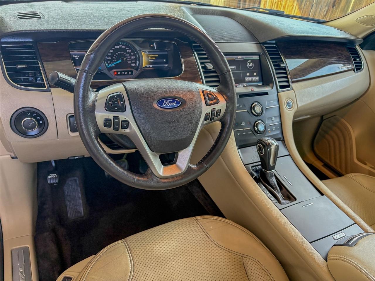 Ford Taurus Limited 2015