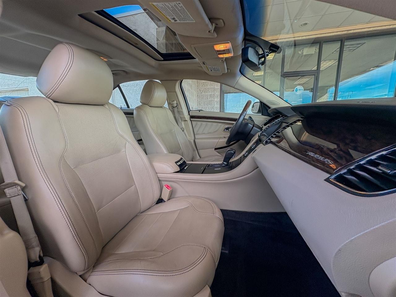 Ford Taurus Limited 2015