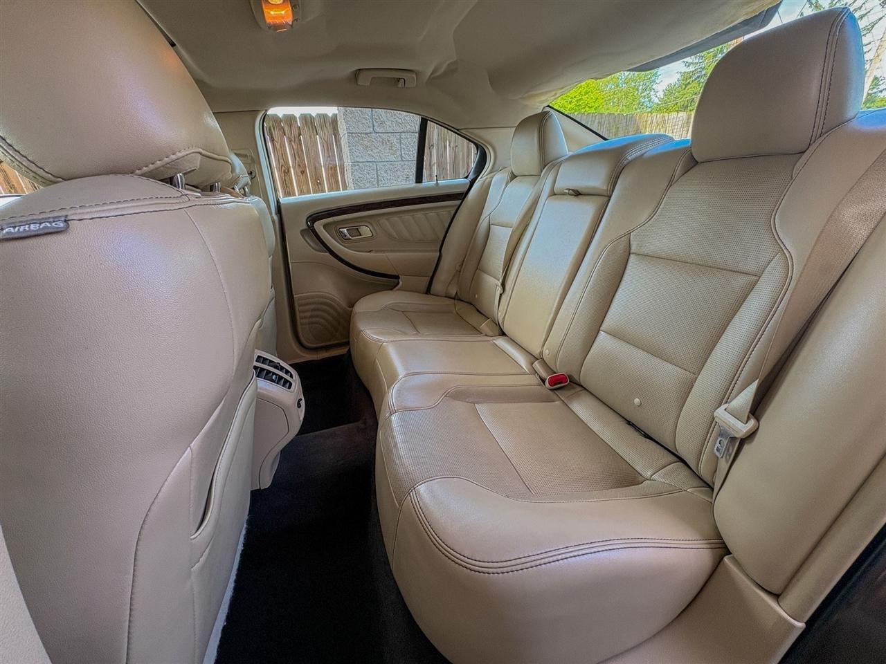 Ford Taurus Limited 2015