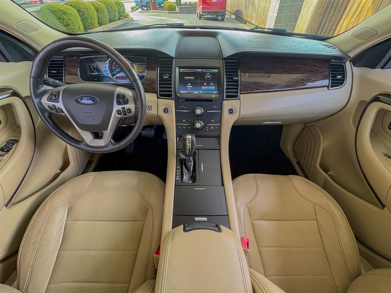 Ford Taurus Limited 2015