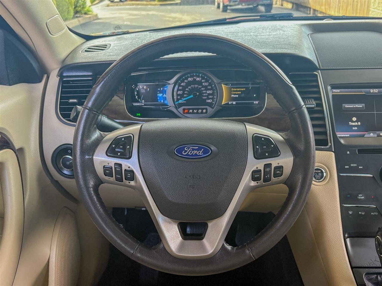 Ford Taurus Limited 2015
