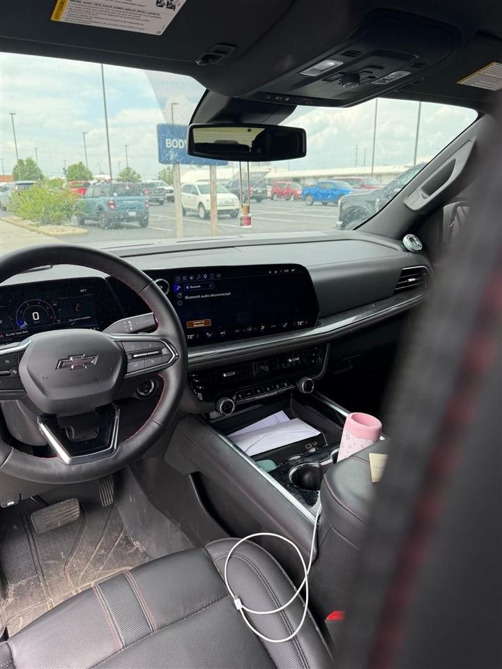 Chevrolet Suburban  2025