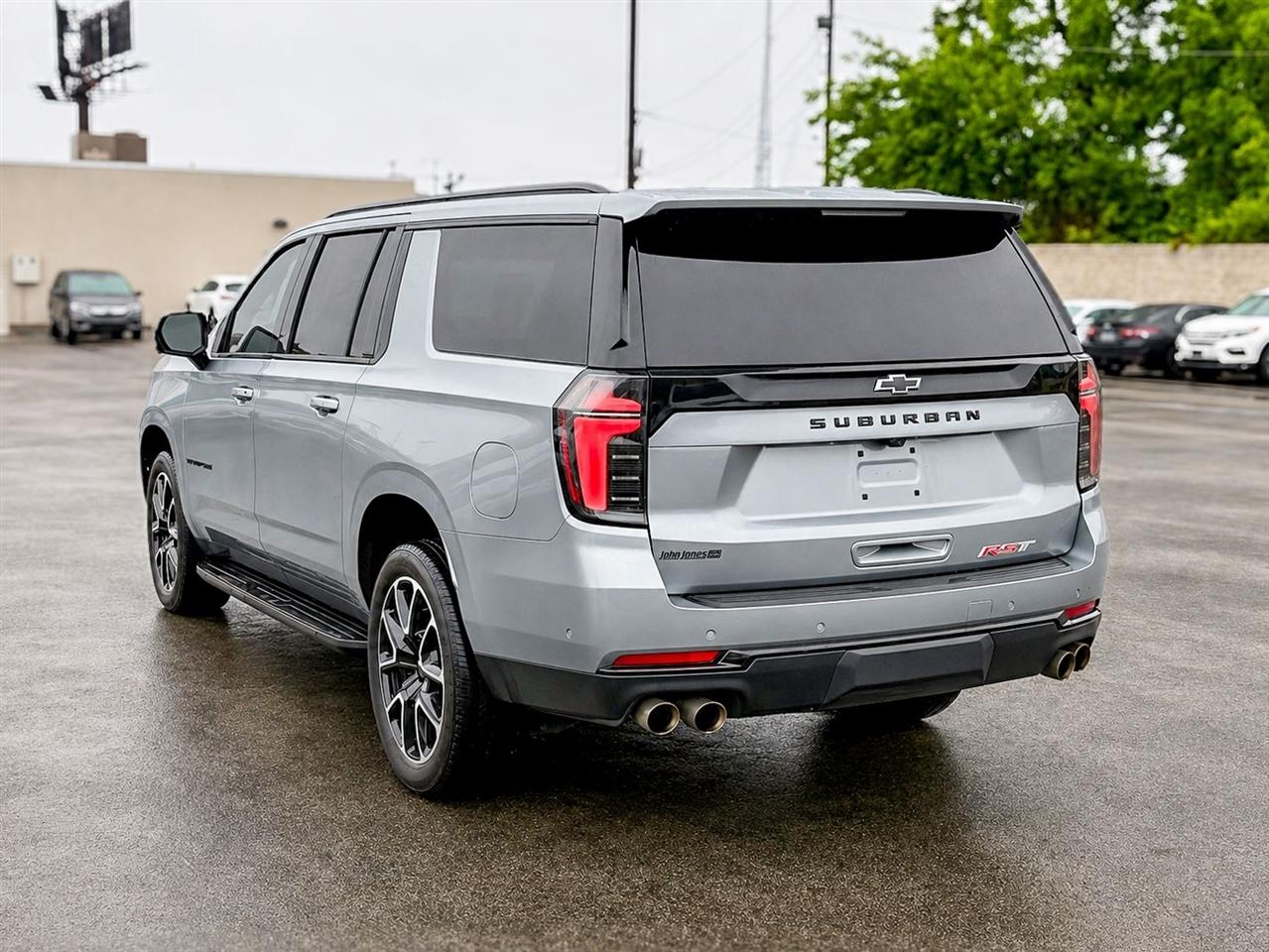 Chevrolet Suburban  2025