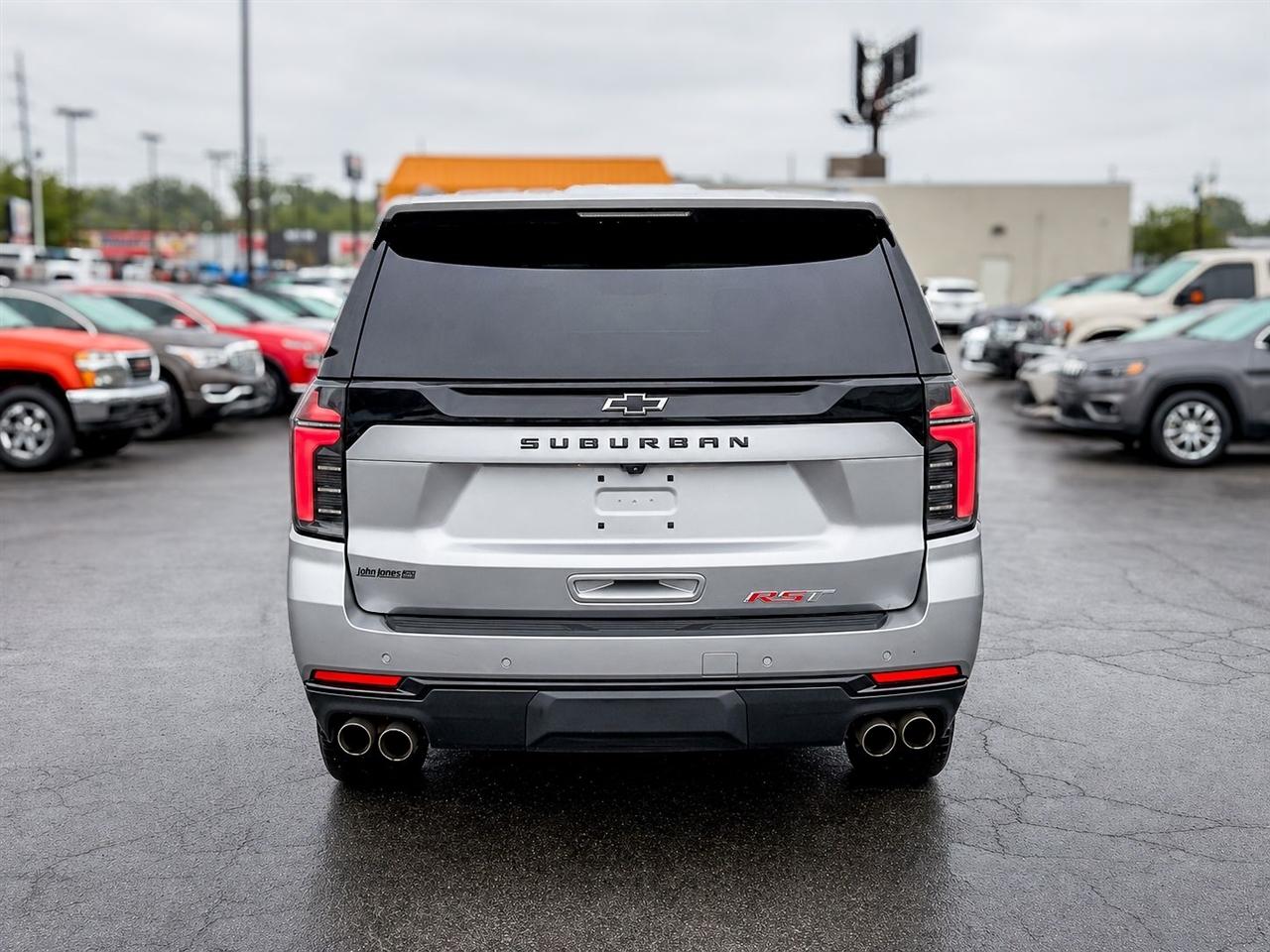 Chevrolet Suburban  2025