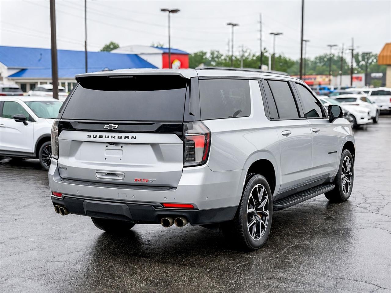 Chevrolet Suburban  2025