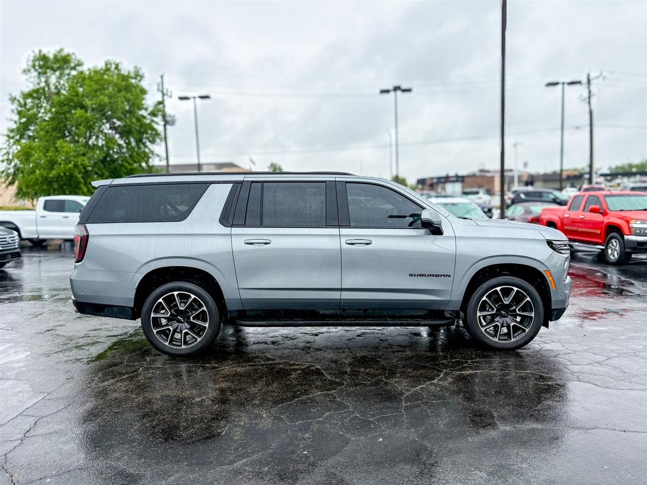 Chevrolet Suburban  2025