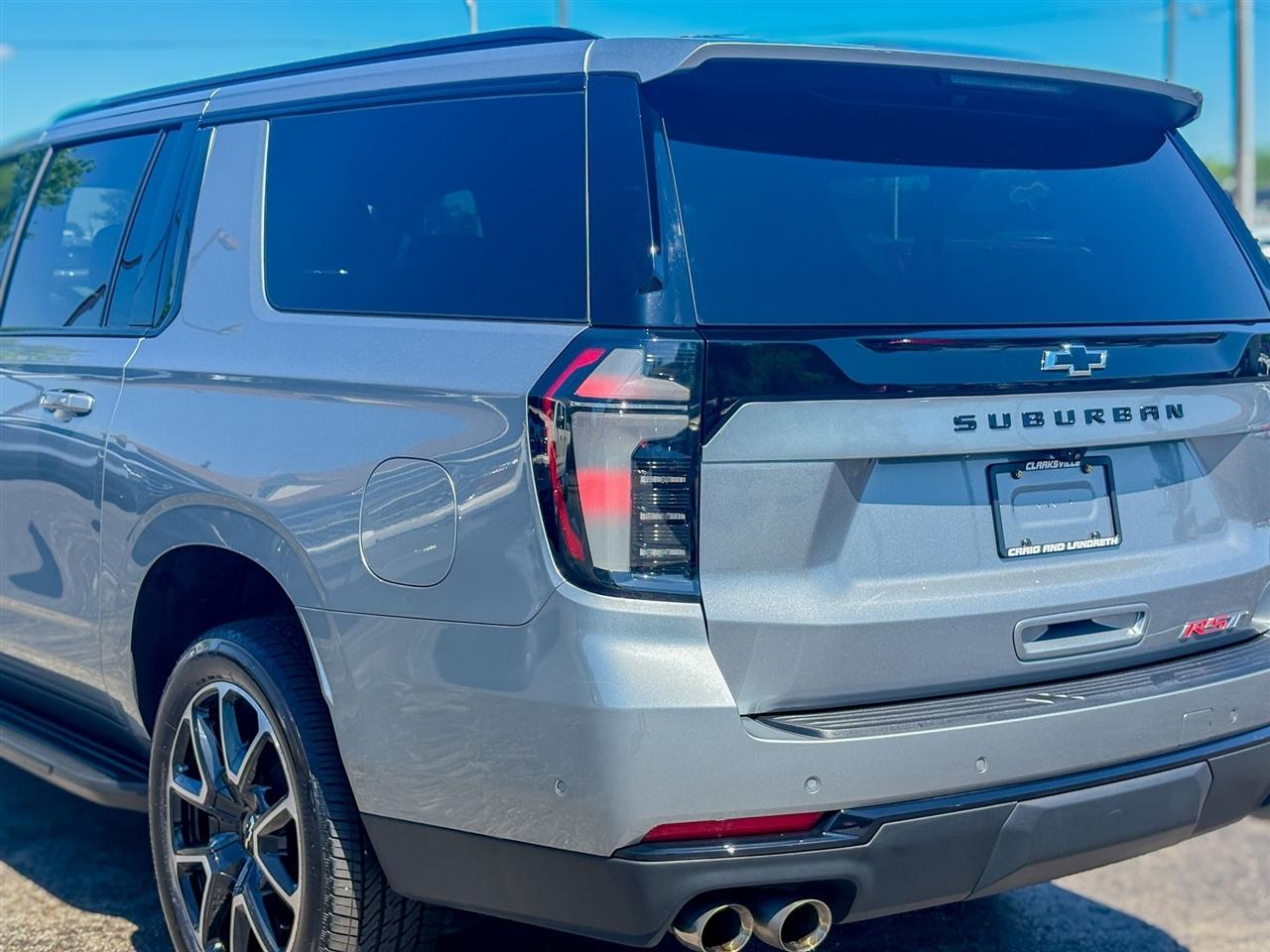Chevrolet Suburban  2025