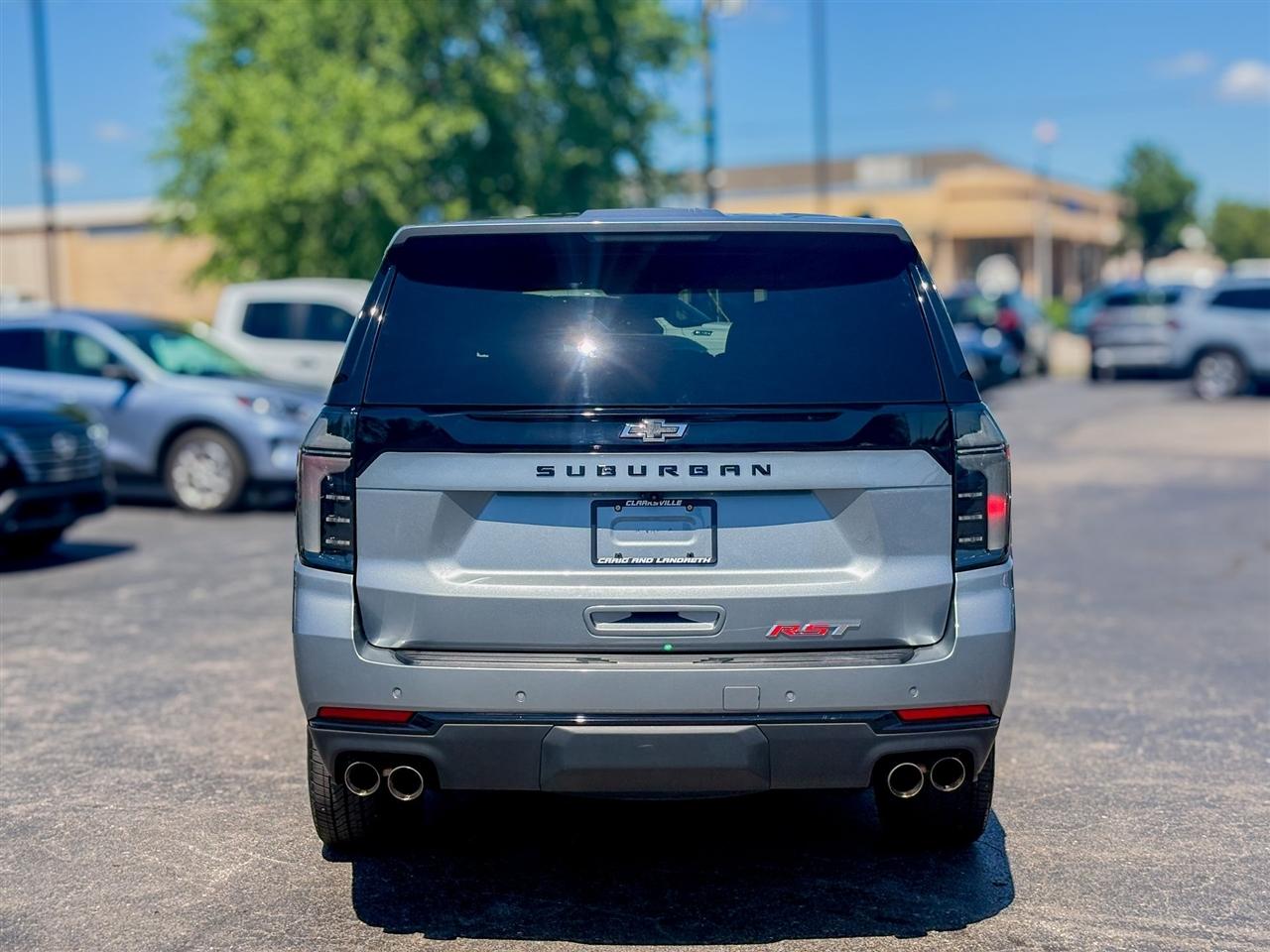 Chevrolet Suburban  2025