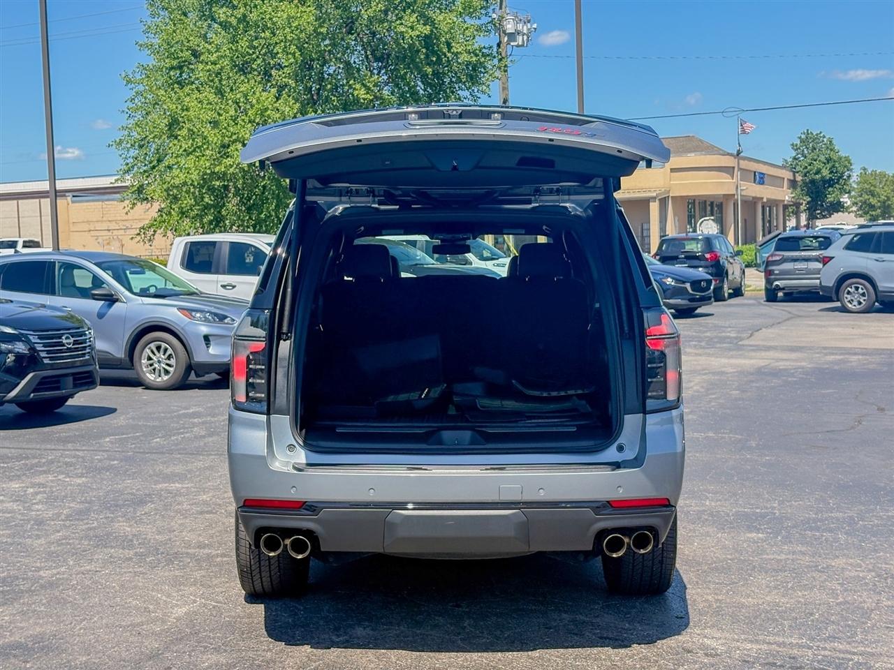 Chevrolet Suburban  2025