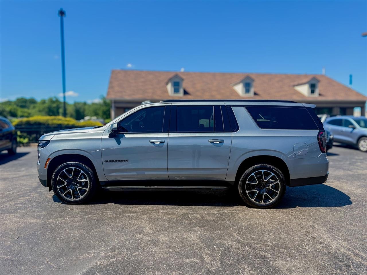 Chevrolet Suburban  2025