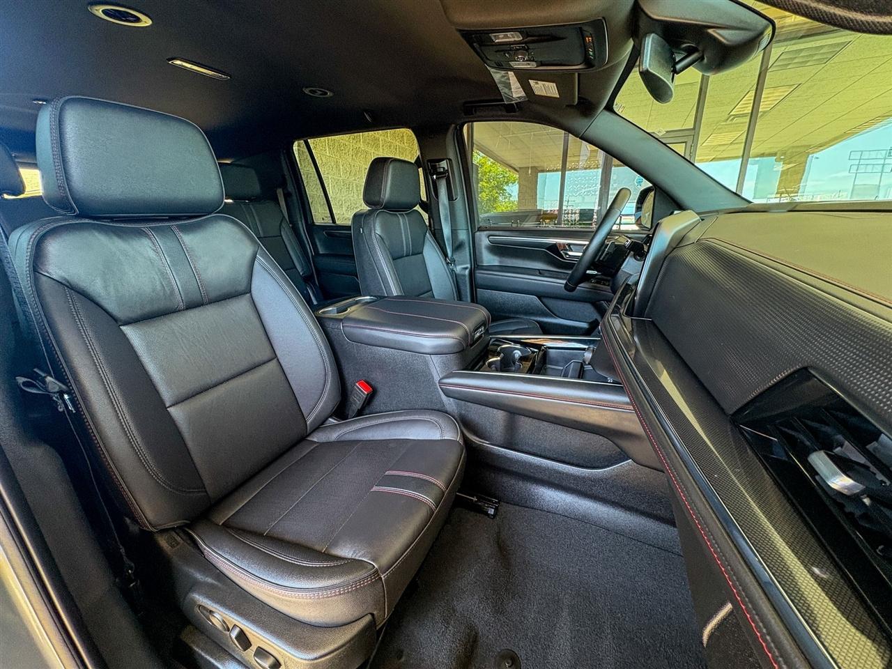 Chevrolet Suburban  2025