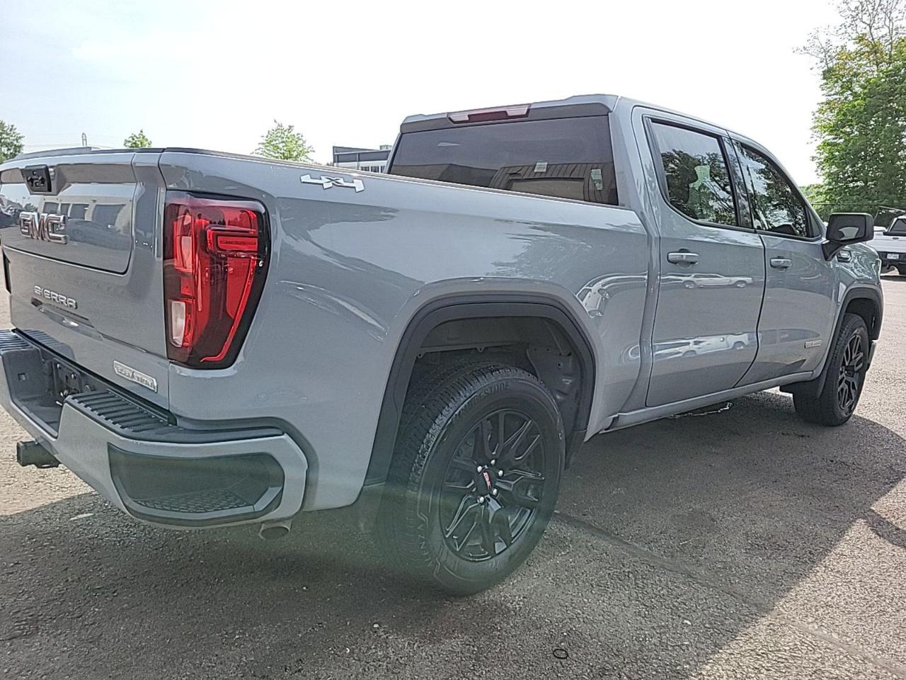 GMC Sierra 1500 4WD Crew Cab 147" Elevation w/3VL 2024