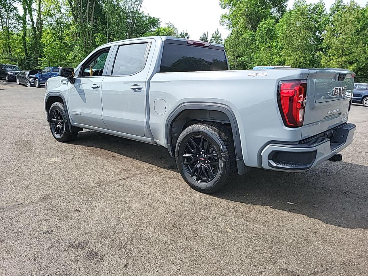 GMC Sierra 1500 4WD Crew Cab 147" Elevation w/3VL 2024