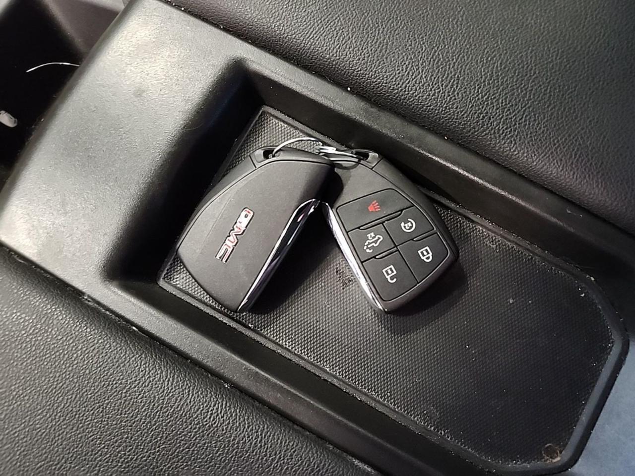 GMC Sierra 1500 4WD Crew Cab 147" Elevation w/3VL 2024