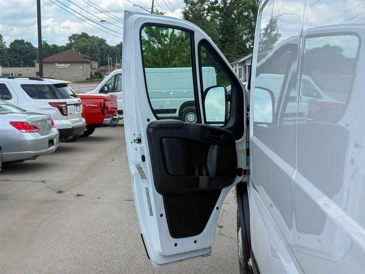 RAM ProMaster Cargo Van  2023