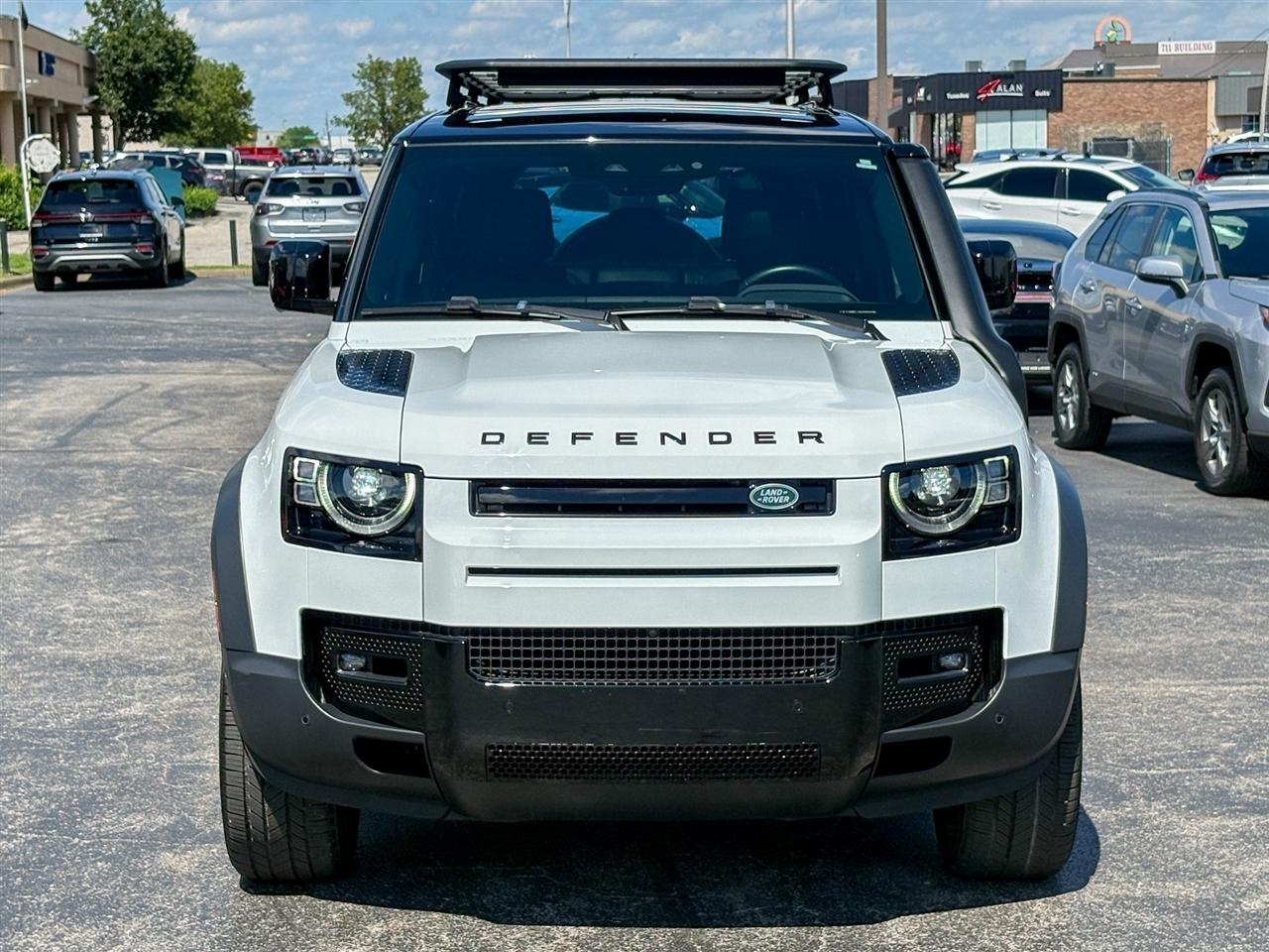 Land Rover Defender  2023