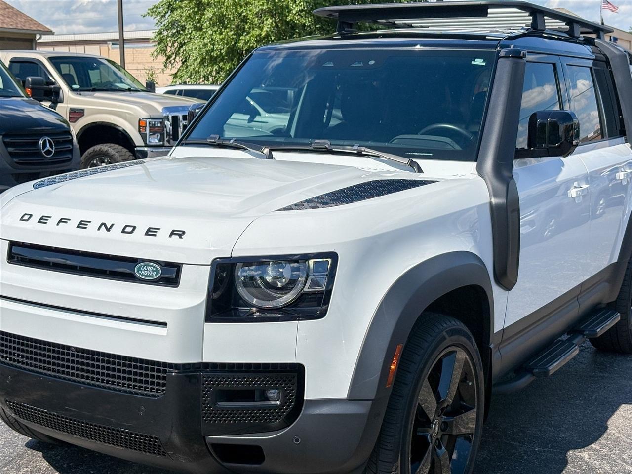 Land Rover Defender  2023