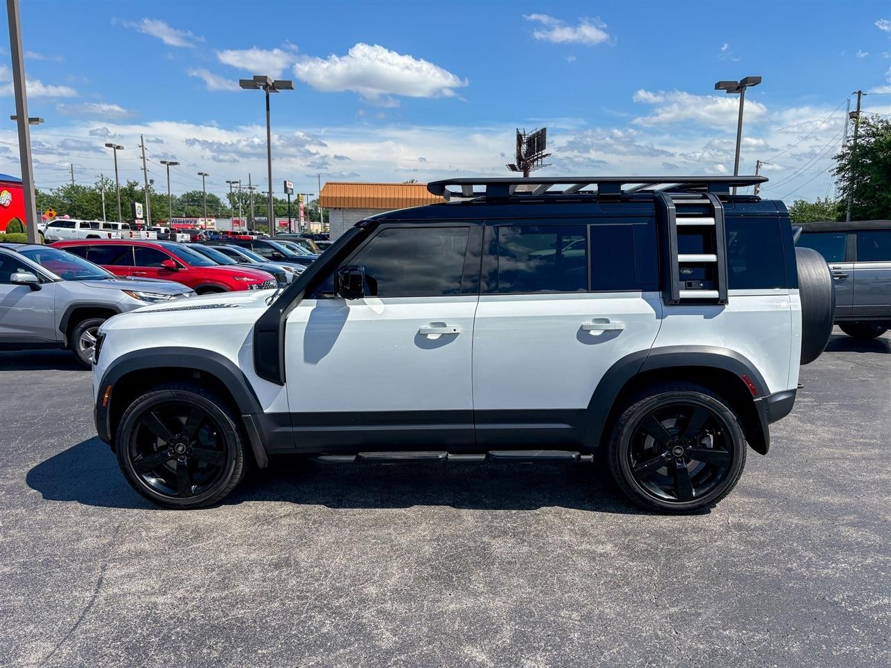Land Rover Defender  2023