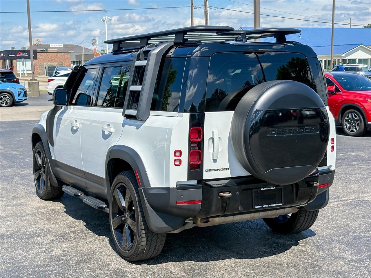 Land Rover Defender  2023