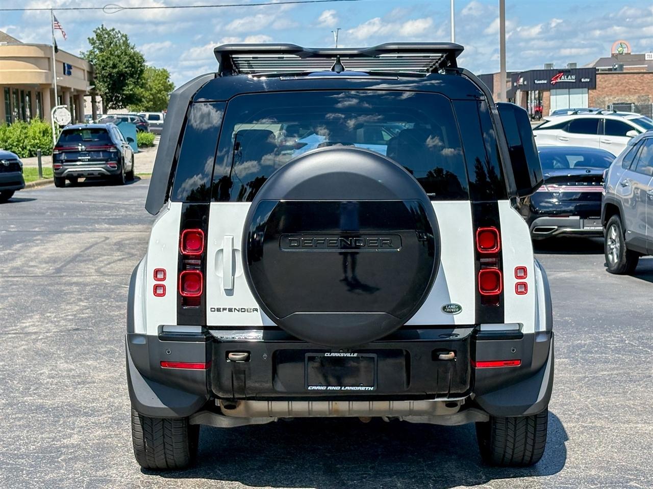 Land Rover Defender  2023