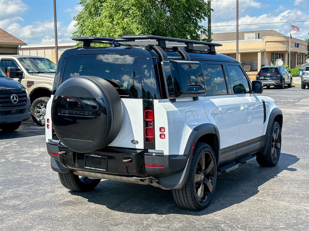 Land Rover Defender  2023