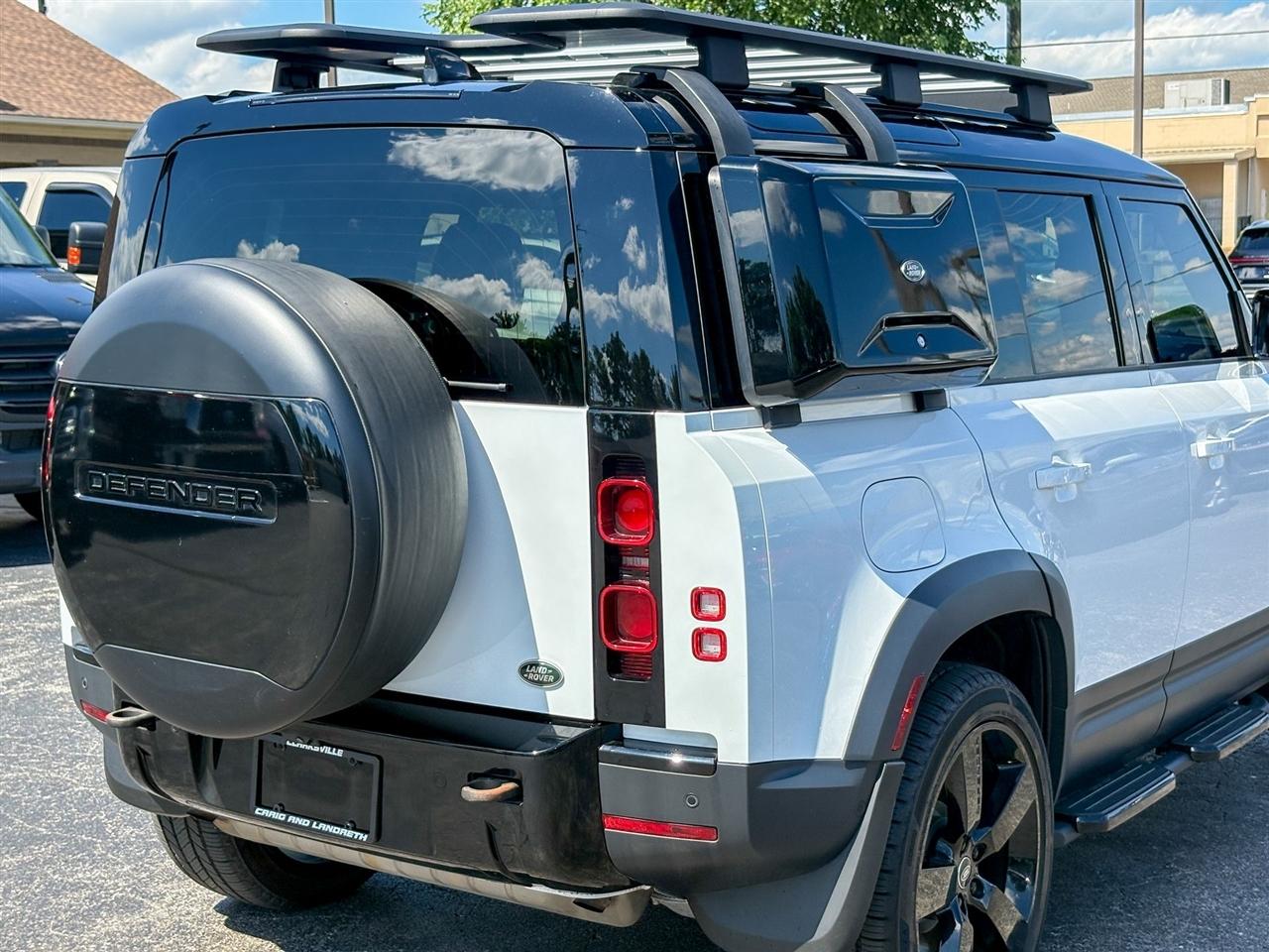 Land Rover Defender  2023