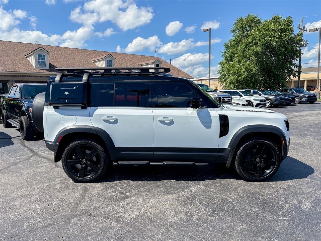 Land Rover Defender  2023