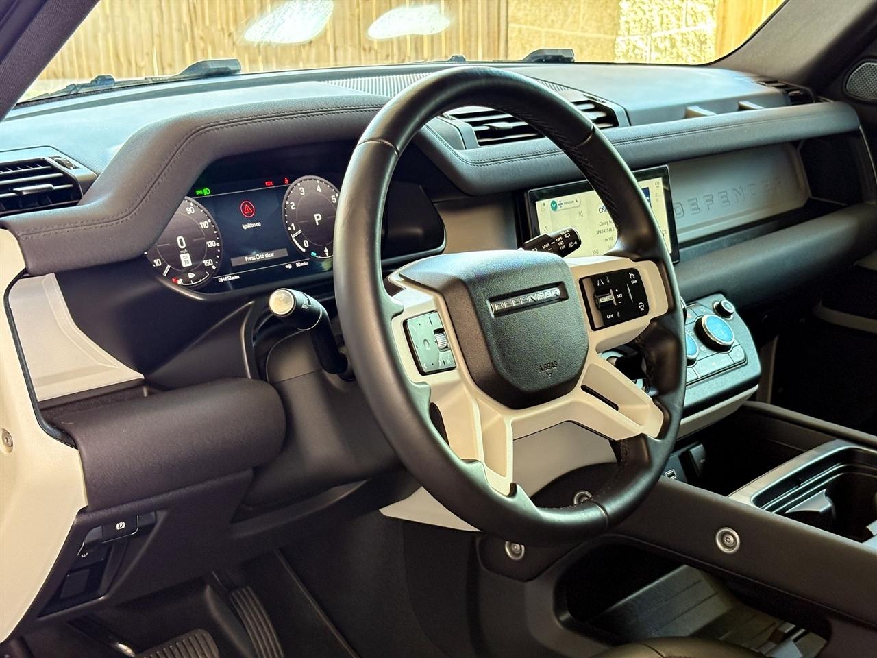 Land Rover Defender  2023