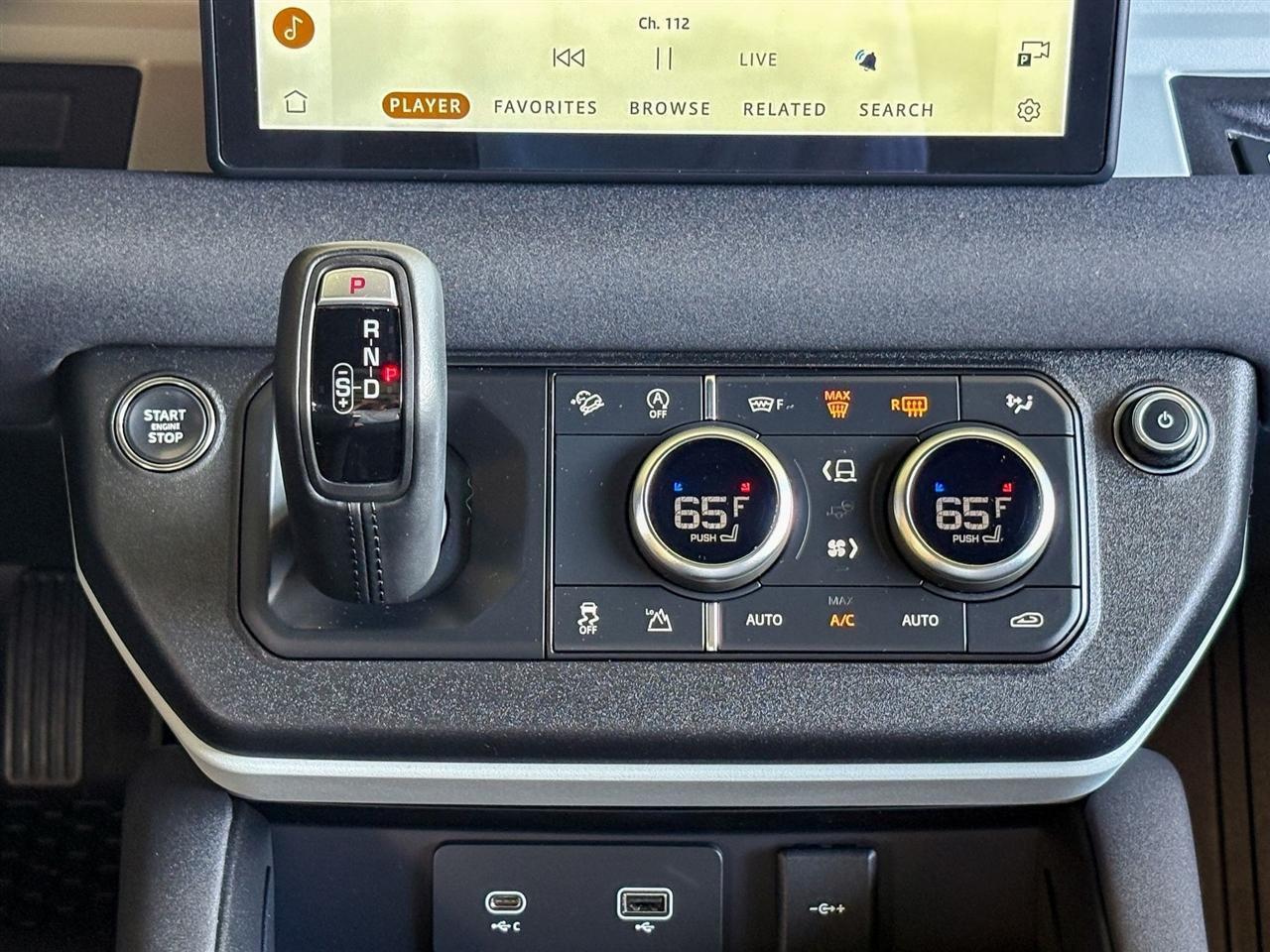 Land Rover Defender  2023