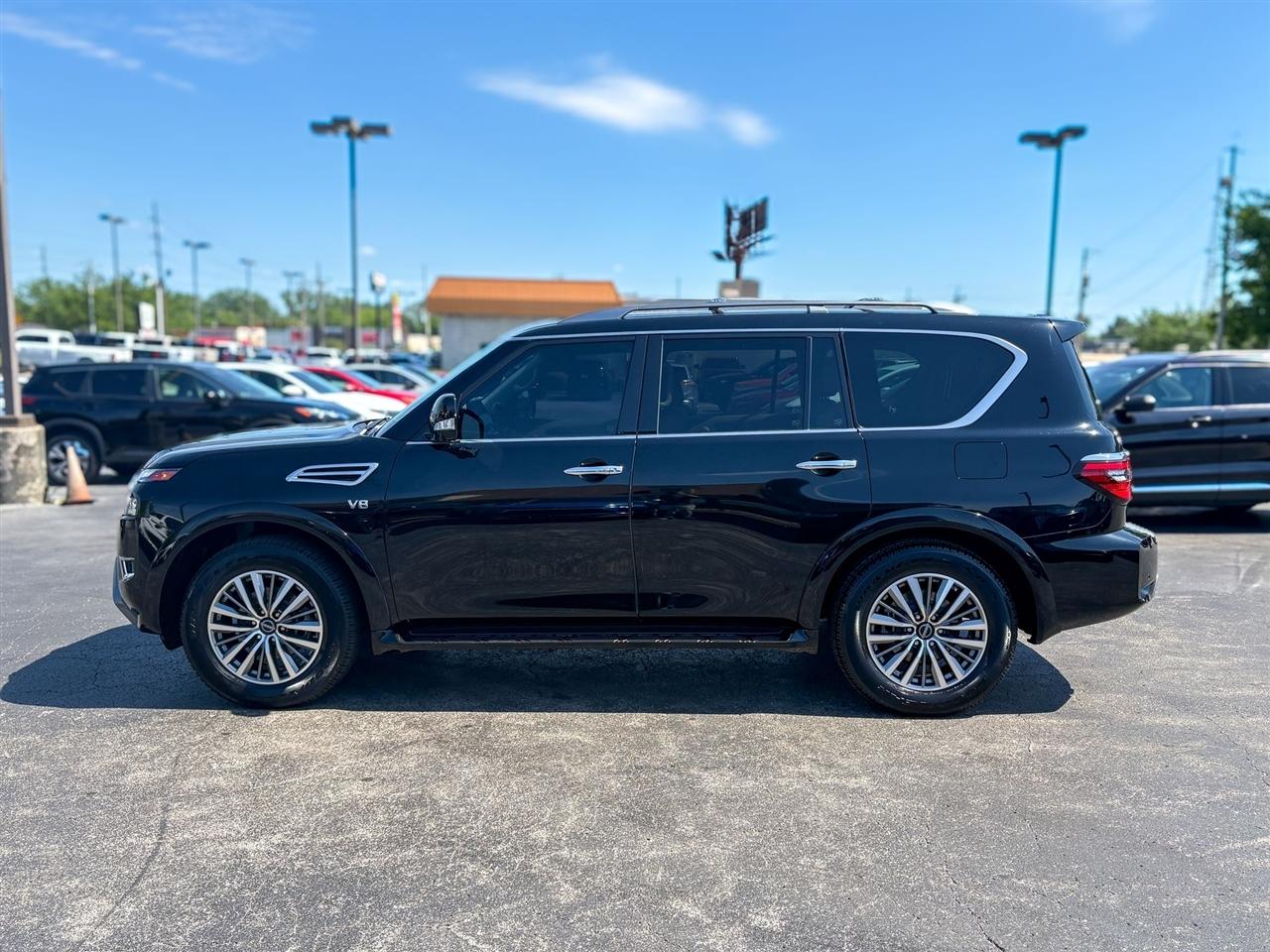 Nissan Armada  2022