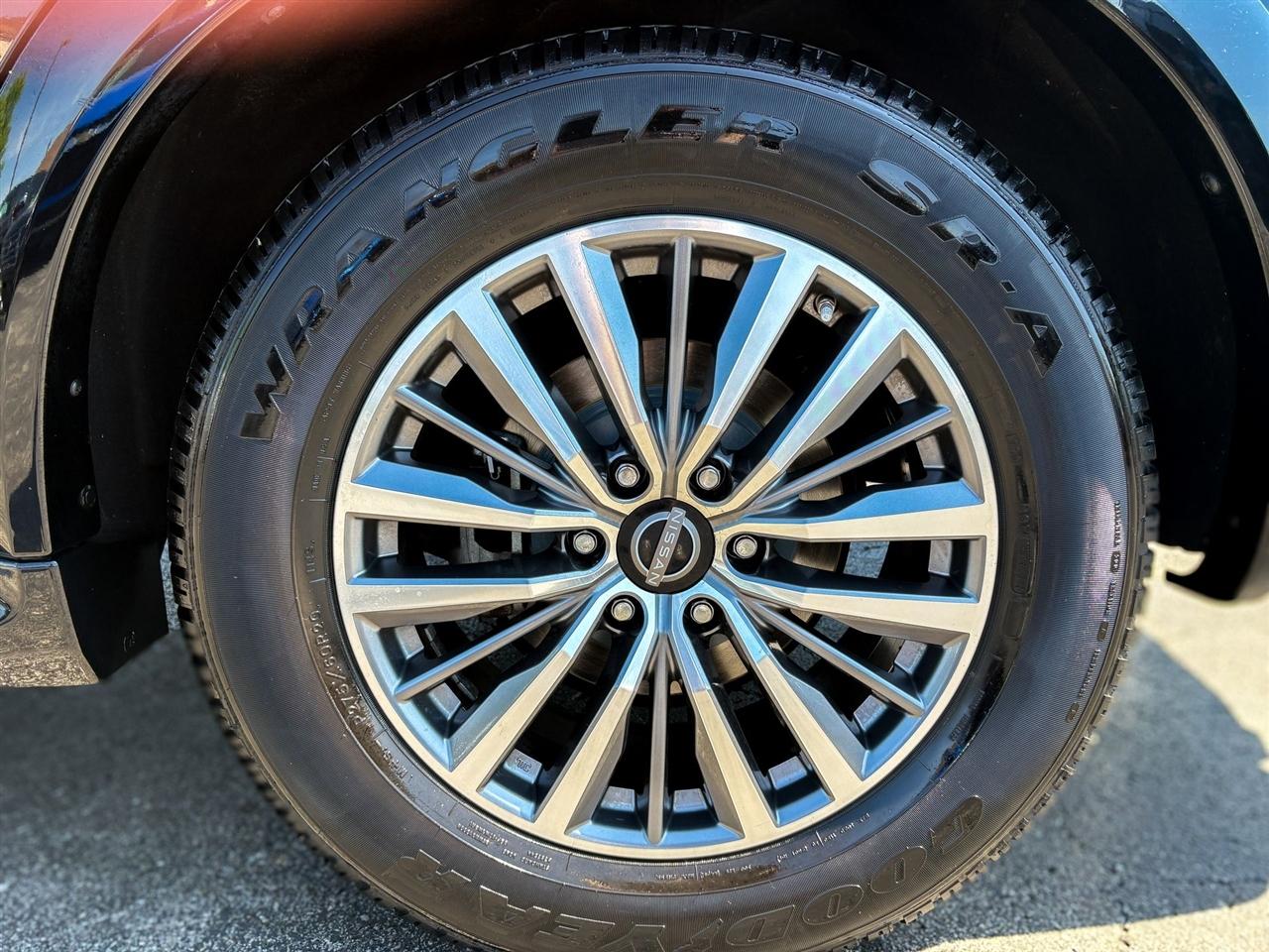 Nissan Armada  2022