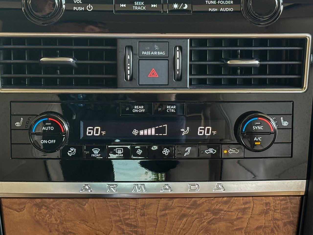 Nissan Armada  2022