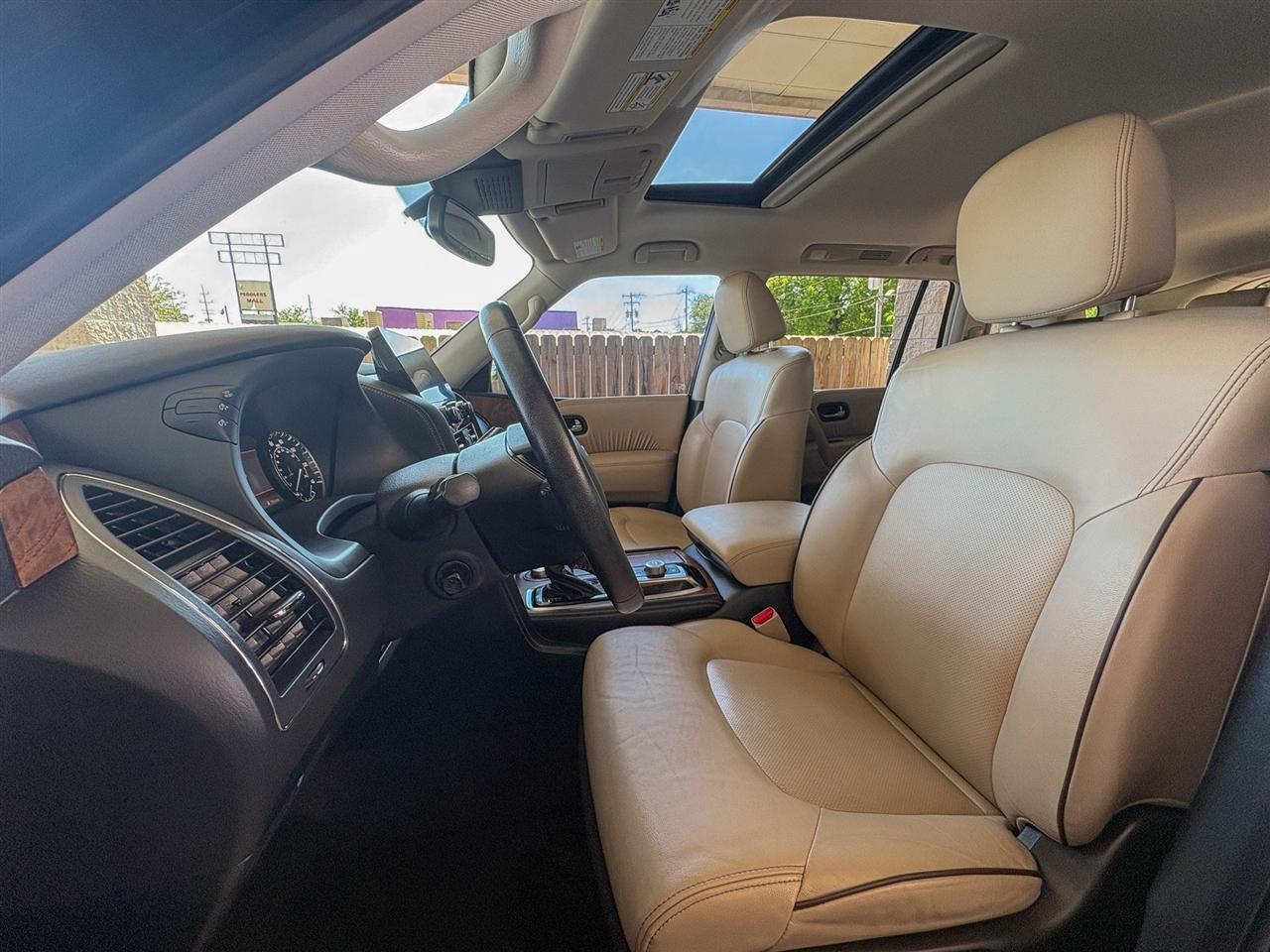 Nissan Armada  2022