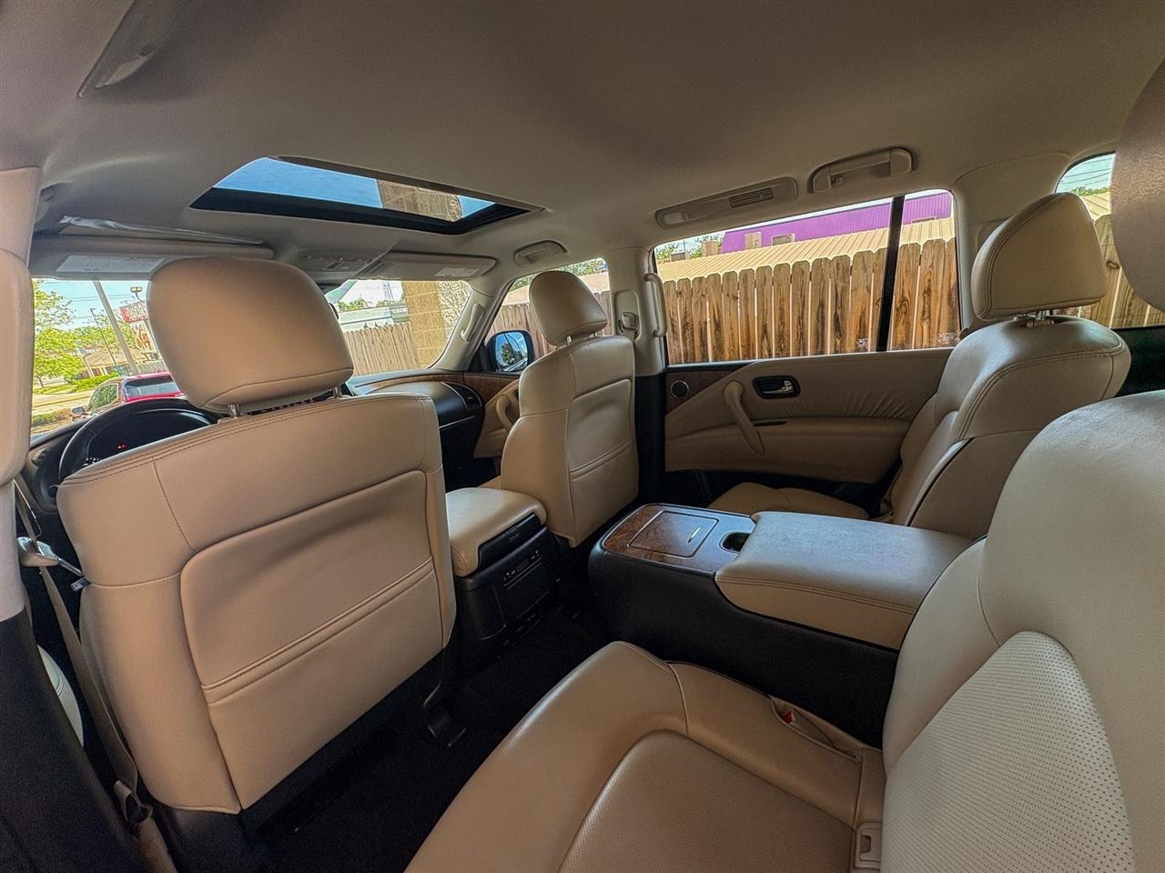 Nissan Armada  2022