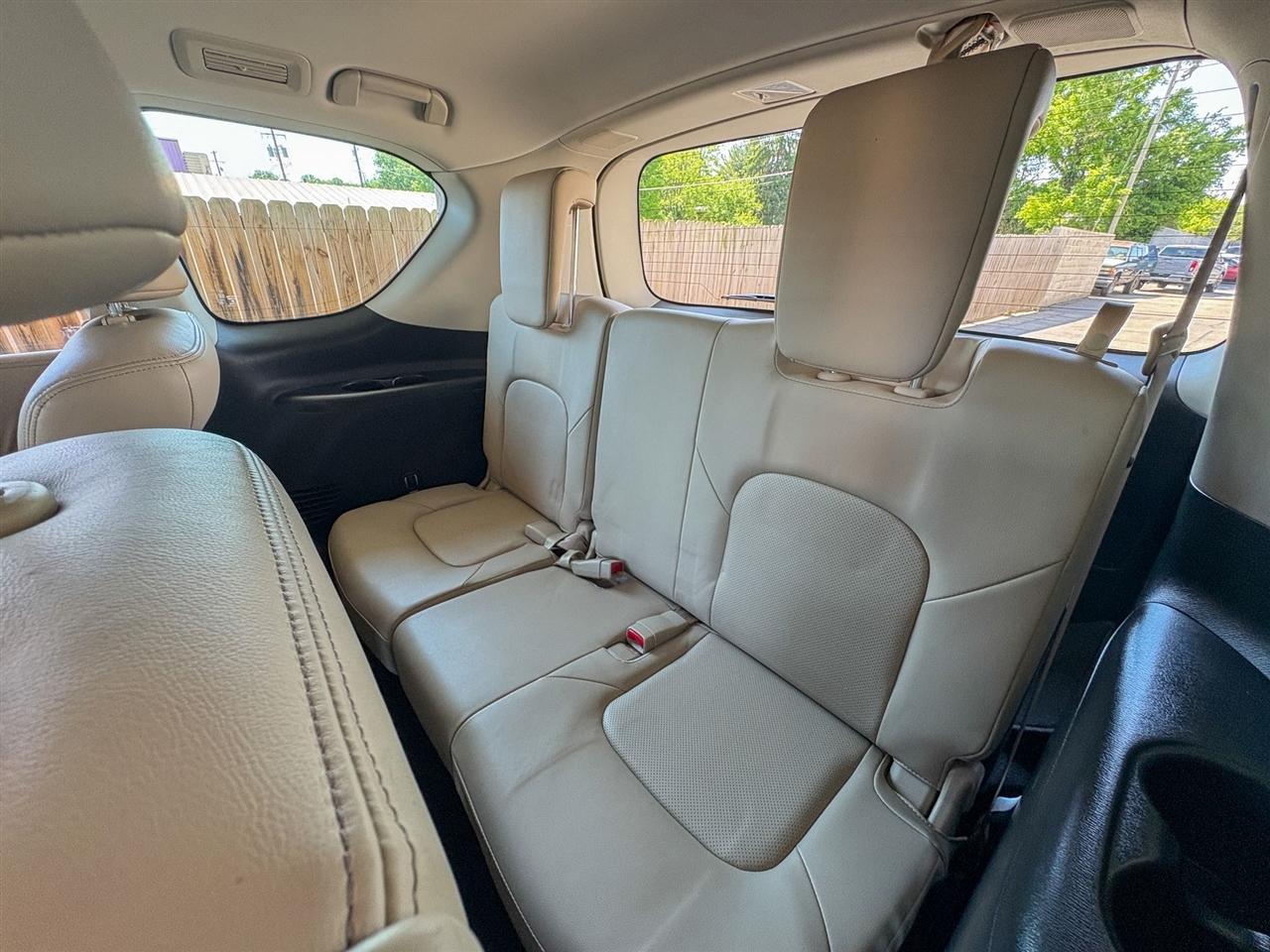 Nissan Armada  2022