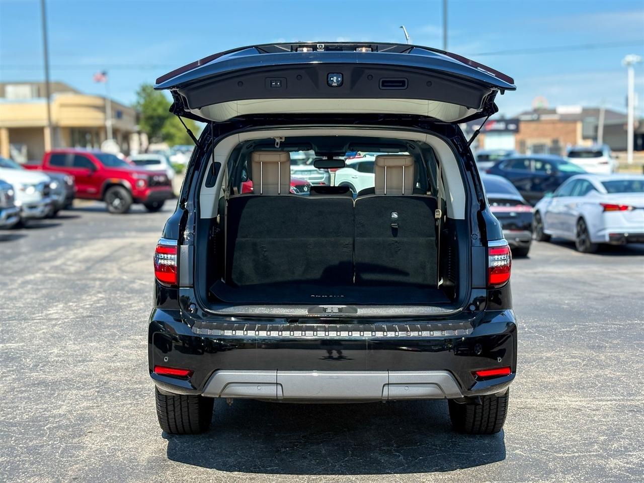 Nissan Armada  2022